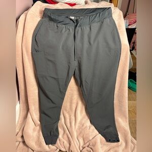 Mandala women’s high waisted scrub joggers